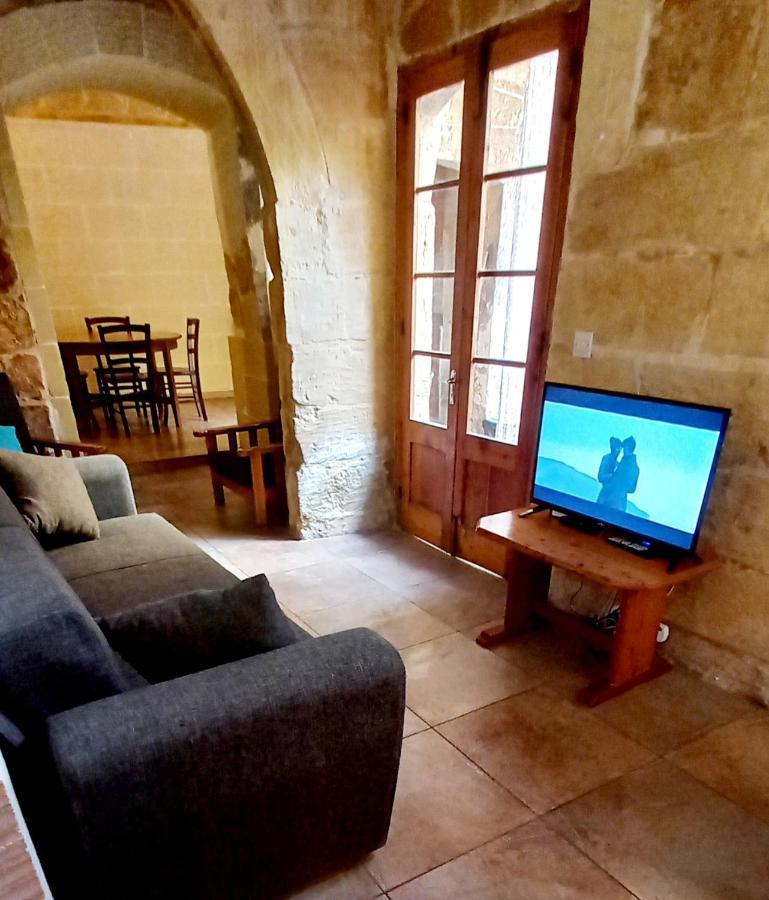 فيلا Santa Luċijaفي Ta Lucia Farmhouse With Private Pool And Bbq المظهر الخارجي الصورة