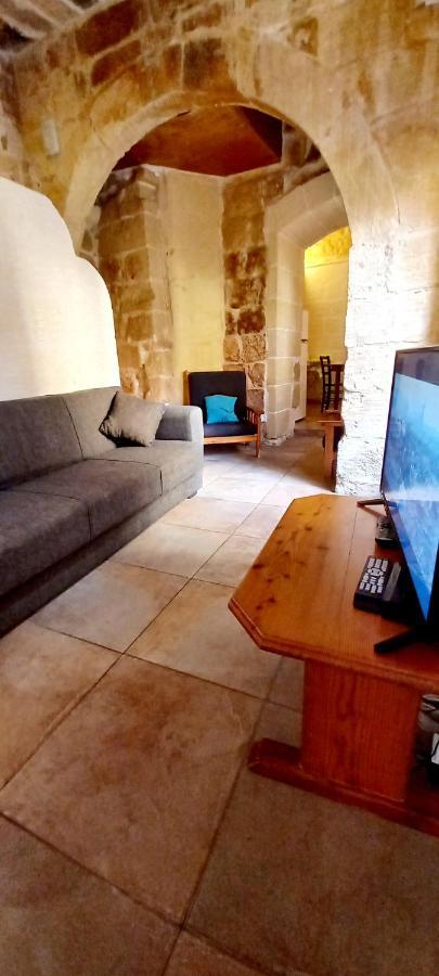 فيلا Santa Luċijaفي Ta Lucia Farmhouse With Private Pool And Bbq المظهر الخارجي الصورة